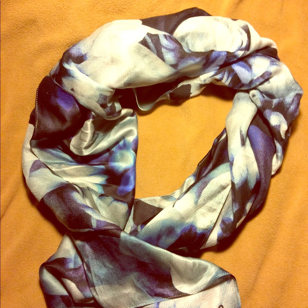 Echo Scarf NWT